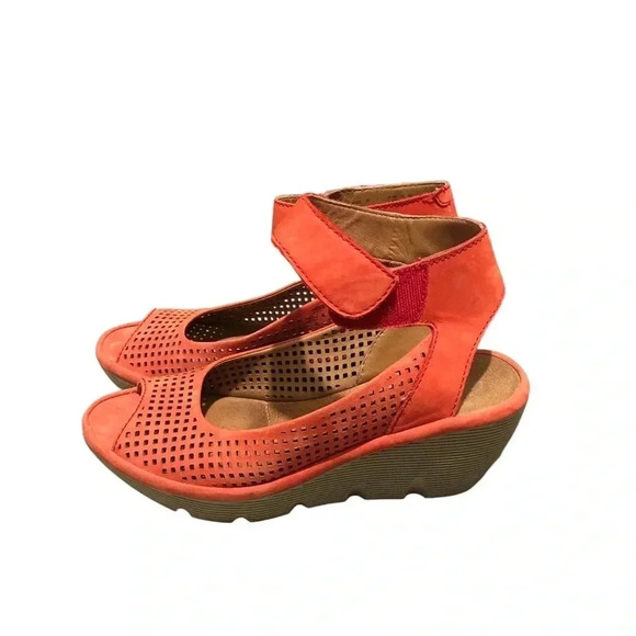 Clarks Red Wedge Sandals - Picture 2 of 4